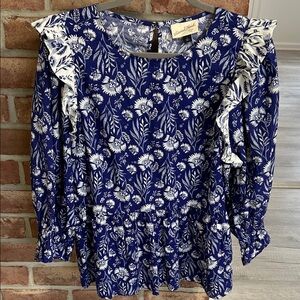 Universal Thread Blue and White Floral Top
